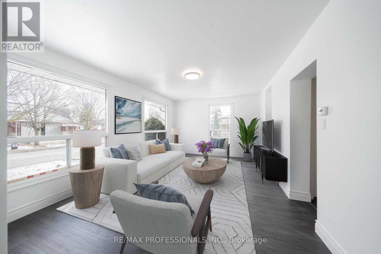 MAIN - 174 THIRTIETH STREET, Toronto, Ontario