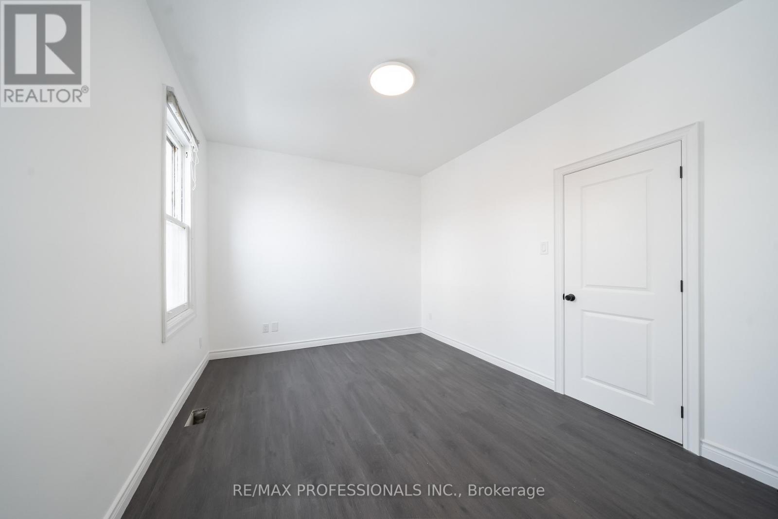 Main - 174 Thirtieth Street, Toronto, Ontario  M8W 3C5 - Photo 19 - W13805008