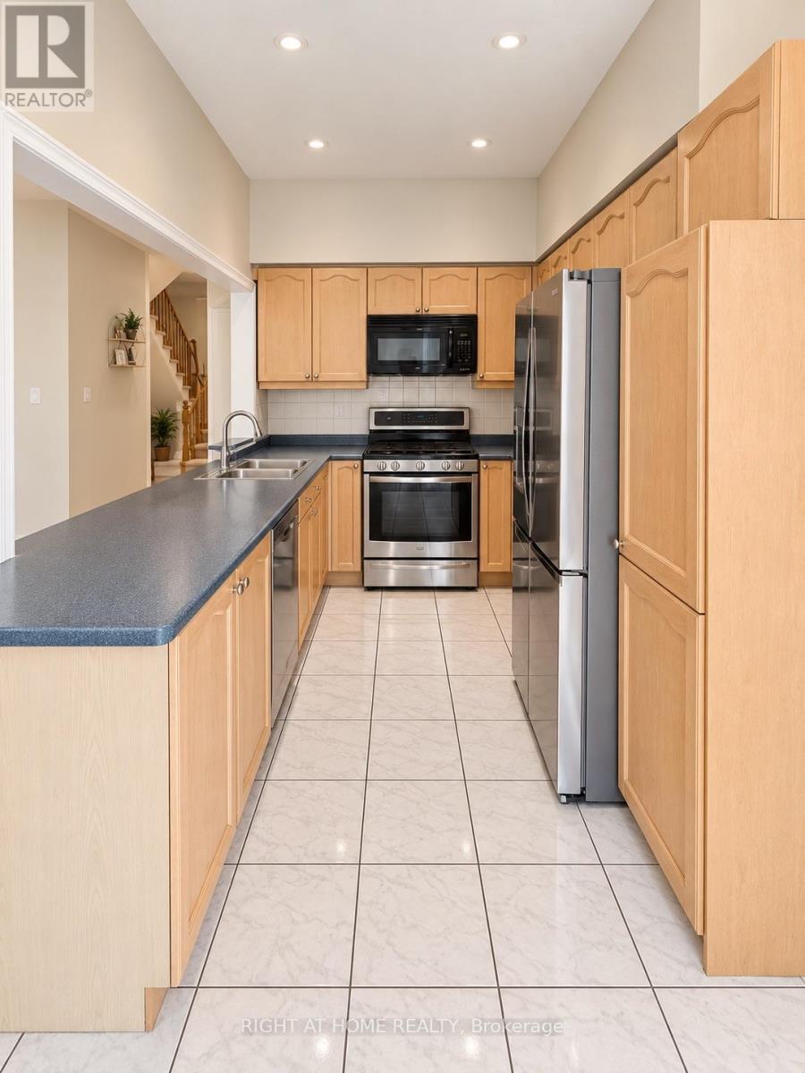1 Ridgeway Court, Vaughan, Ontario L6A 2R6 - Photo 12 - N13779200