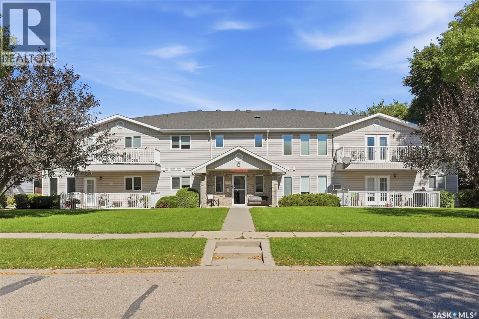203 304 3rd AVENUE E, watrous, Saskatchewan