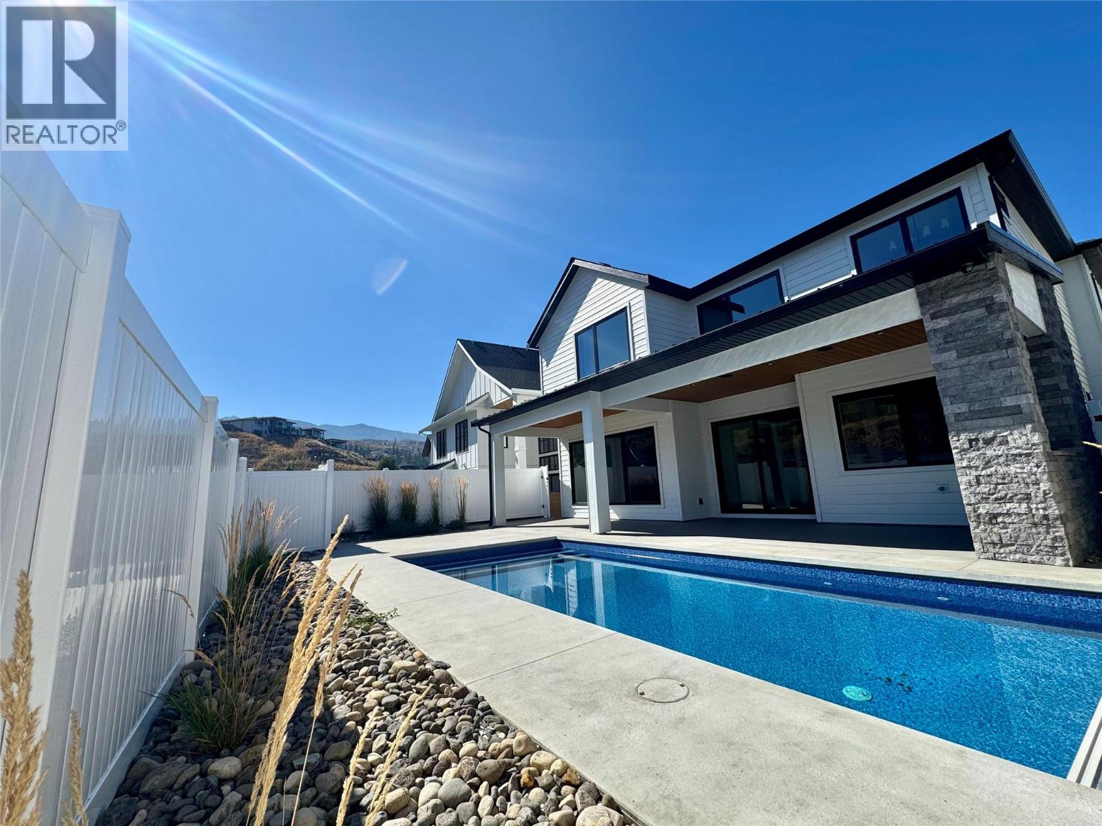 5533 Foothill Court, Kelowna, British Columbia  V1W 0C4 - Photo 3 - 10400659
