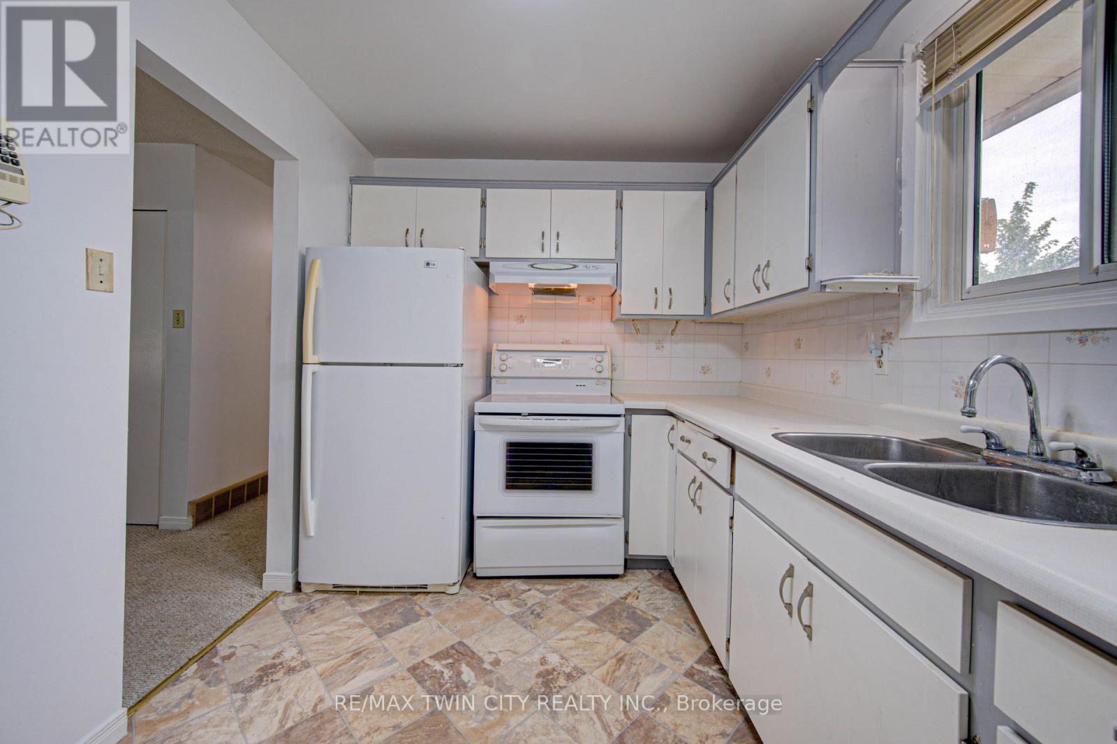 602 Highpoint Avenue, Waterloo, Ontario  N2L 4N1 - Photo 10 - X13803276