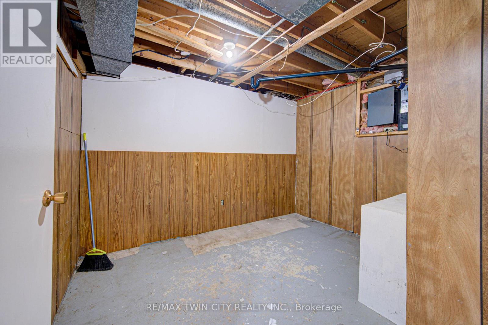 602 Highpoint Avenue, Waterloo, Ontario  N2L 4N1 - Photo 26 - X13803276