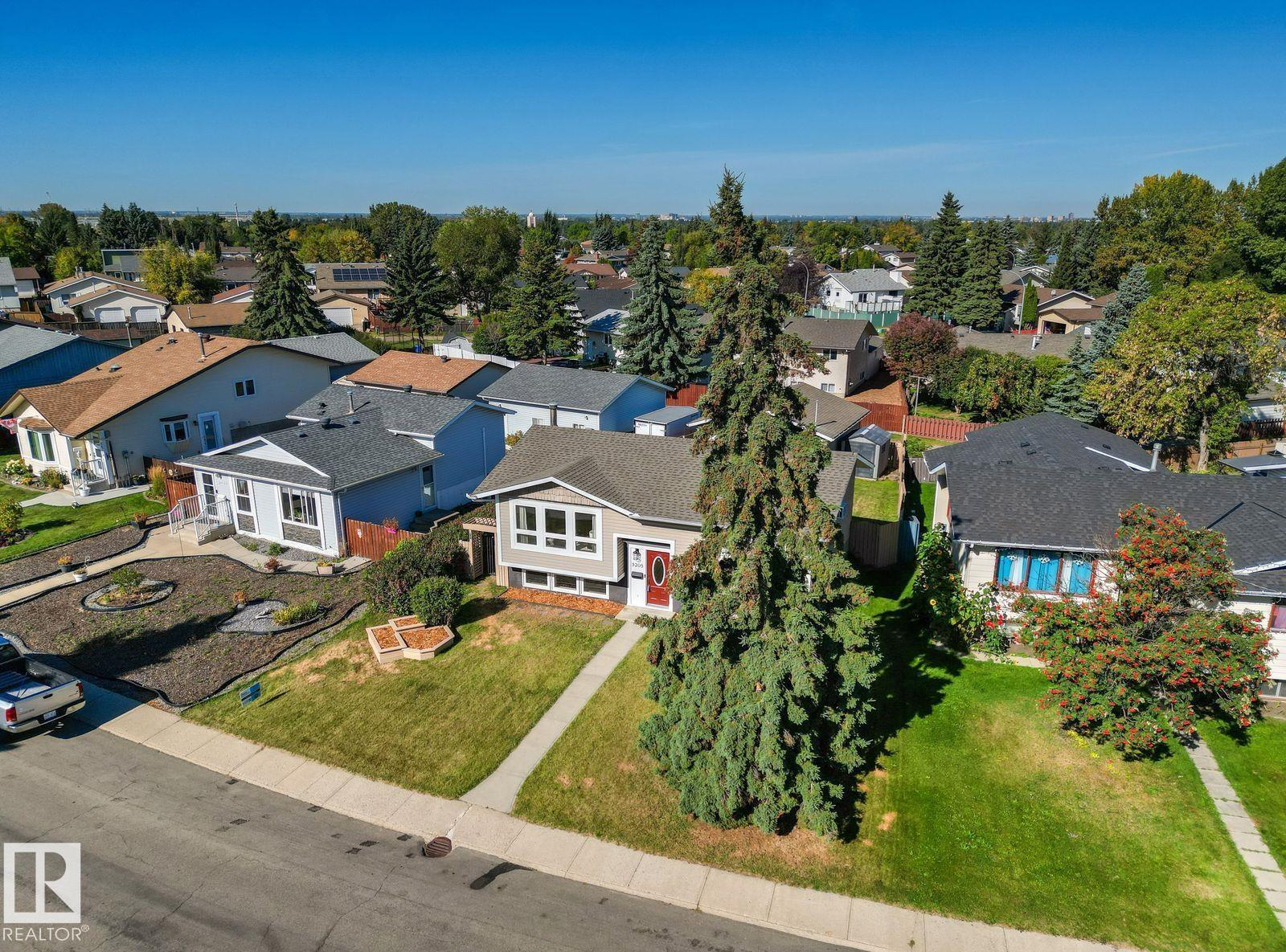 5208 10 Av Nw, Edmonton, Alberta  T6L 1Z1 - Photo 3 - E4509482