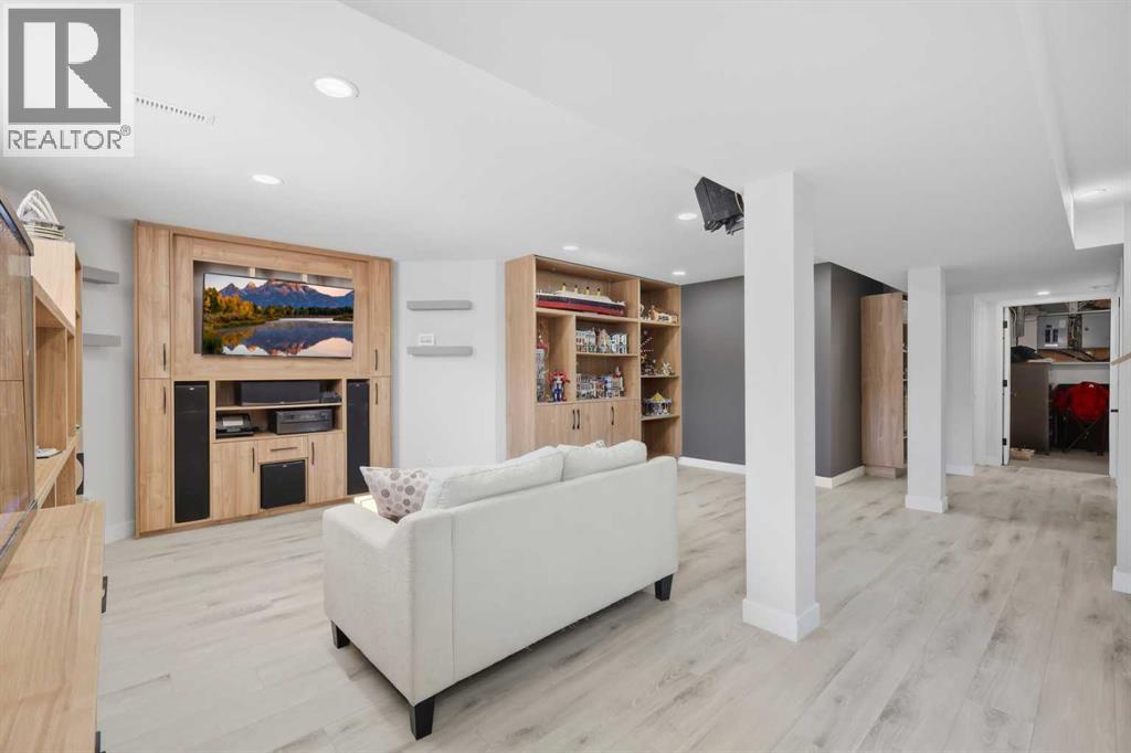 2 Densmore Crescent