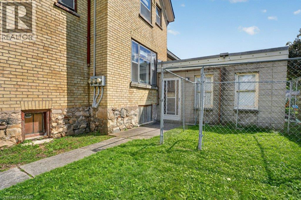 569 Frederick Street, Kitchener, Ontario  N2B 2A7 - Photo 5 - 40861175
