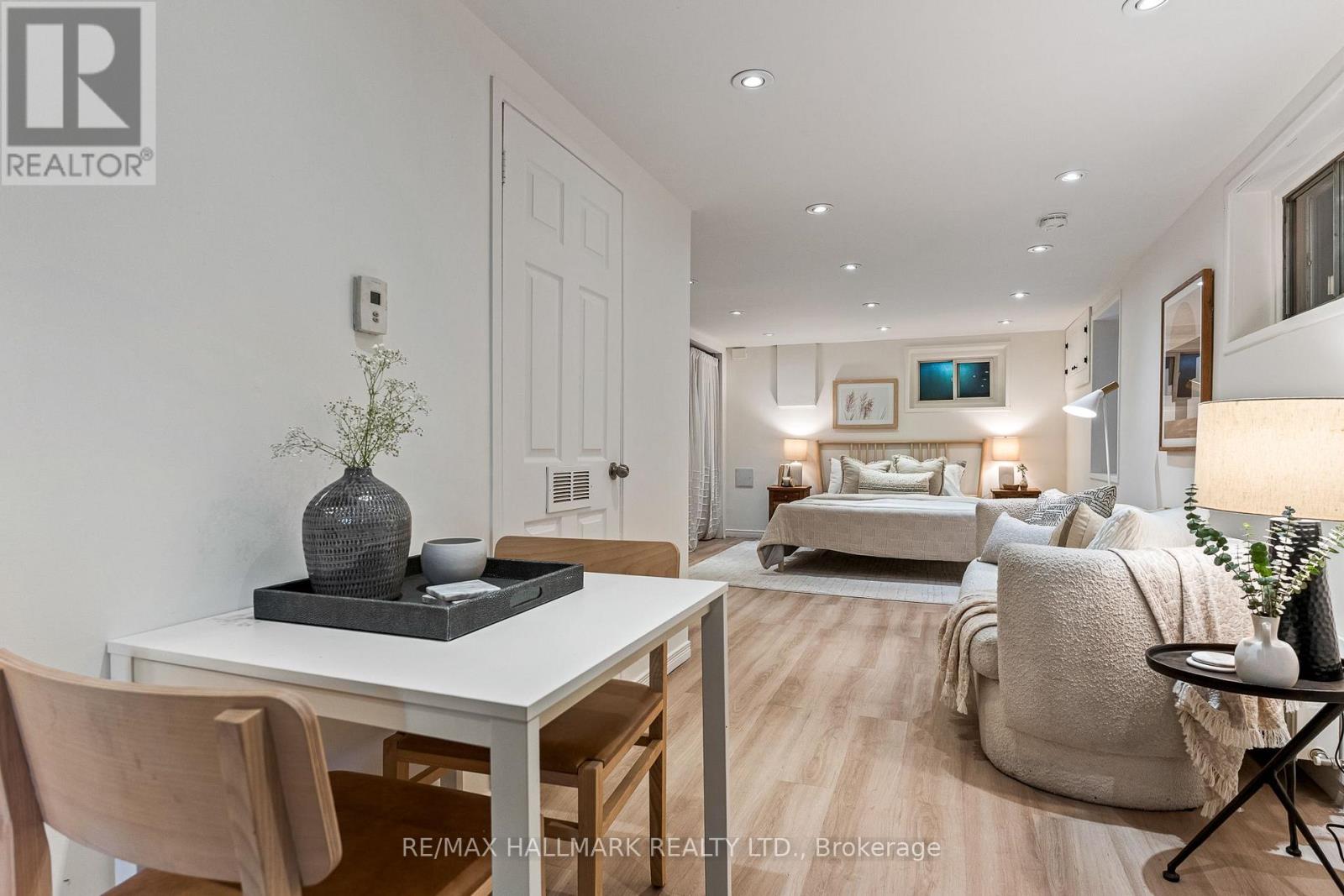 40 Fernwood Park Avenue, Toronto, Ontario  M4E 3G1 - Photo 34 - E13786220