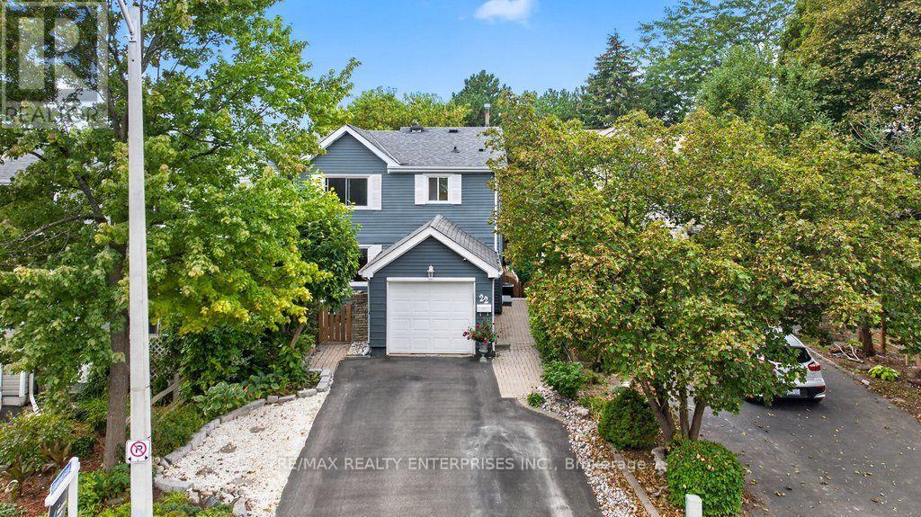 22 MONTEREY AVENUE Brampton (Heart Lake West) Ontario Canada L6Z1B5 2