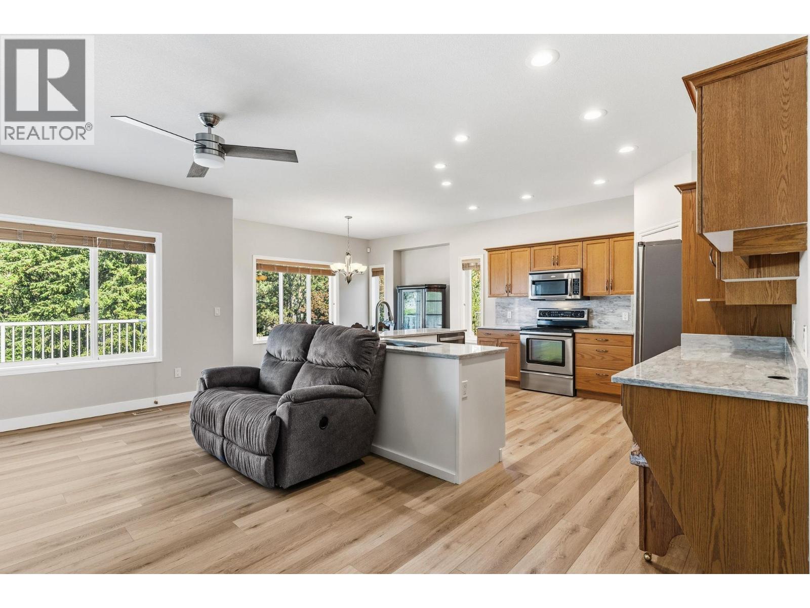 416 Quilchena Drive, Kelowna, British Columbia  V1W 4T7 - Photo 8 - 10400640