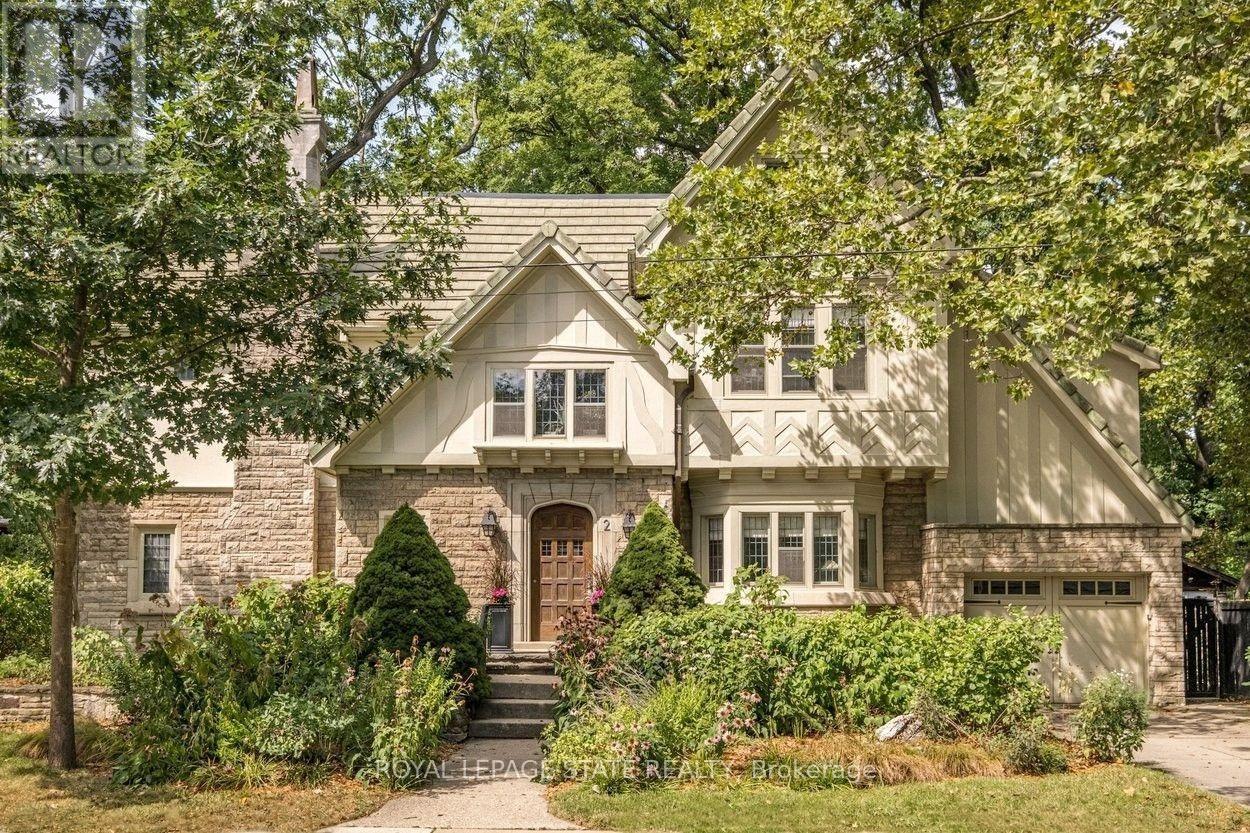 2 OAK KNOLL DRIVE, Hamilton, Ontario