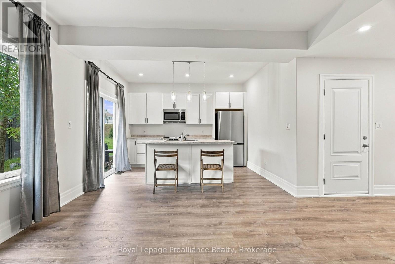 22 Campbell Crescent, Prince Edward County, Ontario  K0K 2T0 - Photo 2 - X13803992