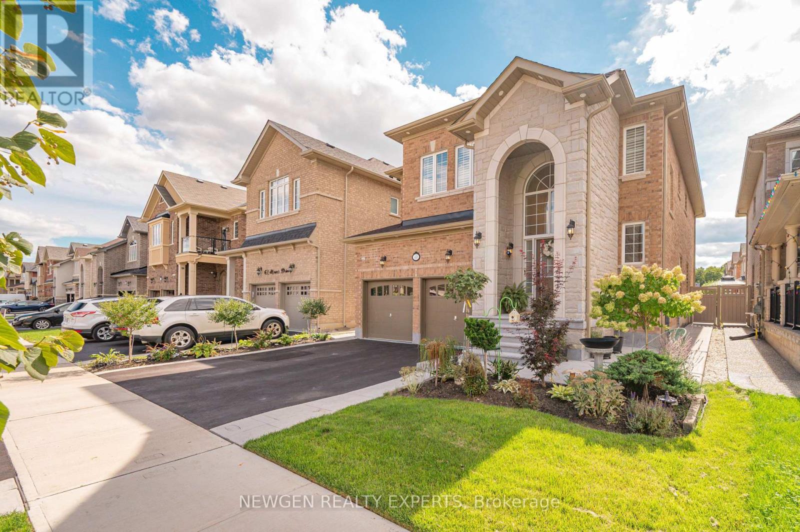 60 Monarch Drive, Halton Hills, Ontario  L7G 0M6 - Photo 2 - W13756226