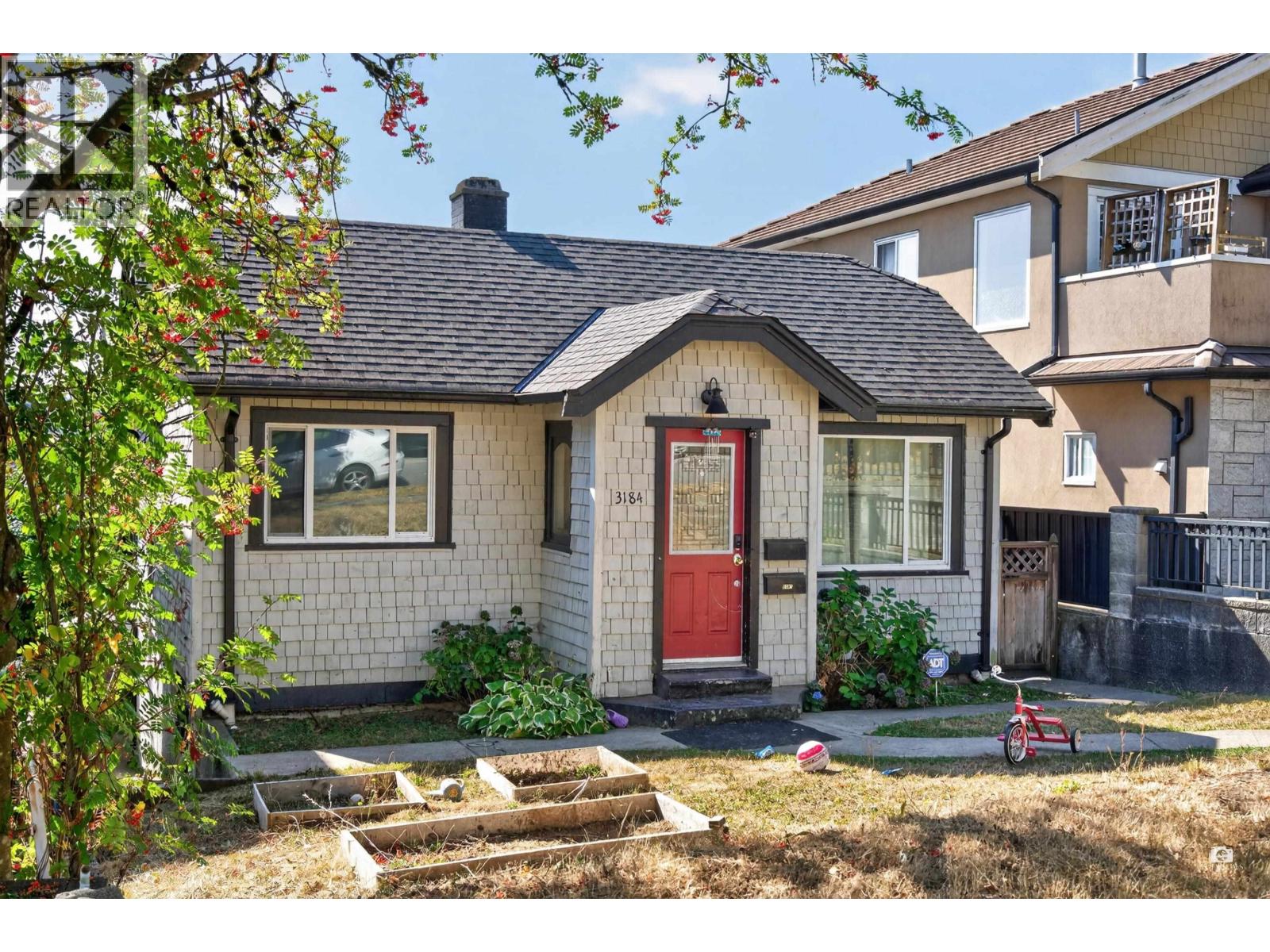 3184 E 8TH AVENUE, Vancouver, British Columbia