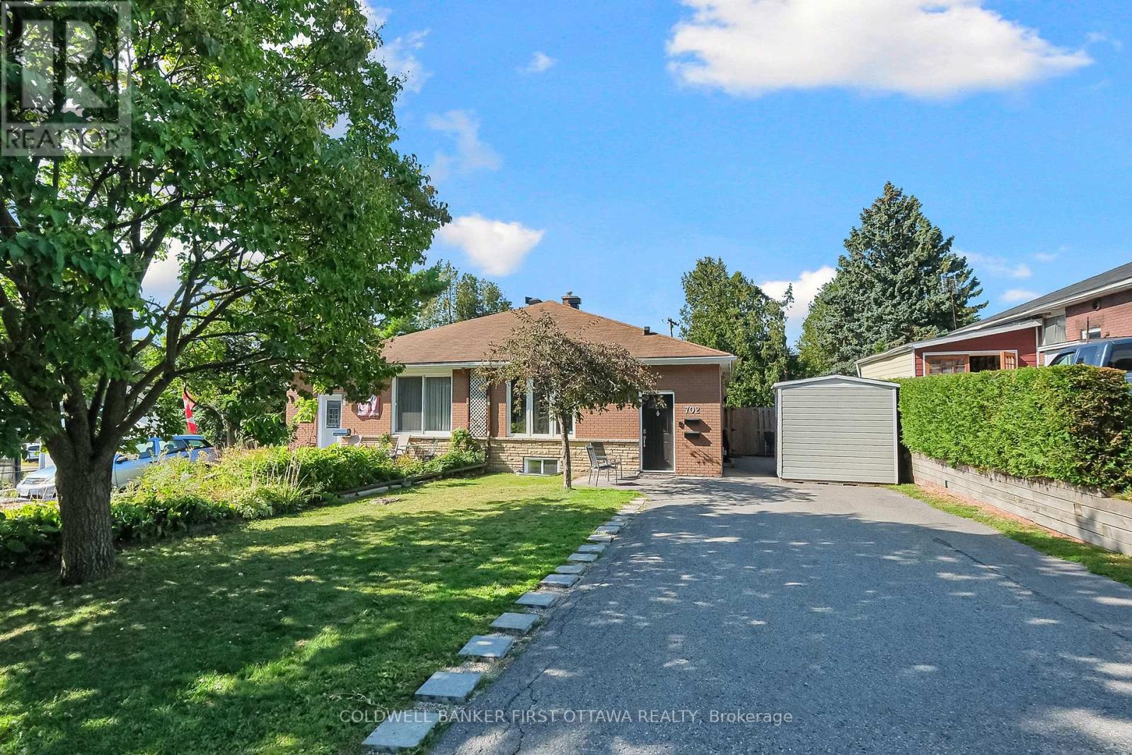 702 CRYSTAL STREET, ottawa, Ontario