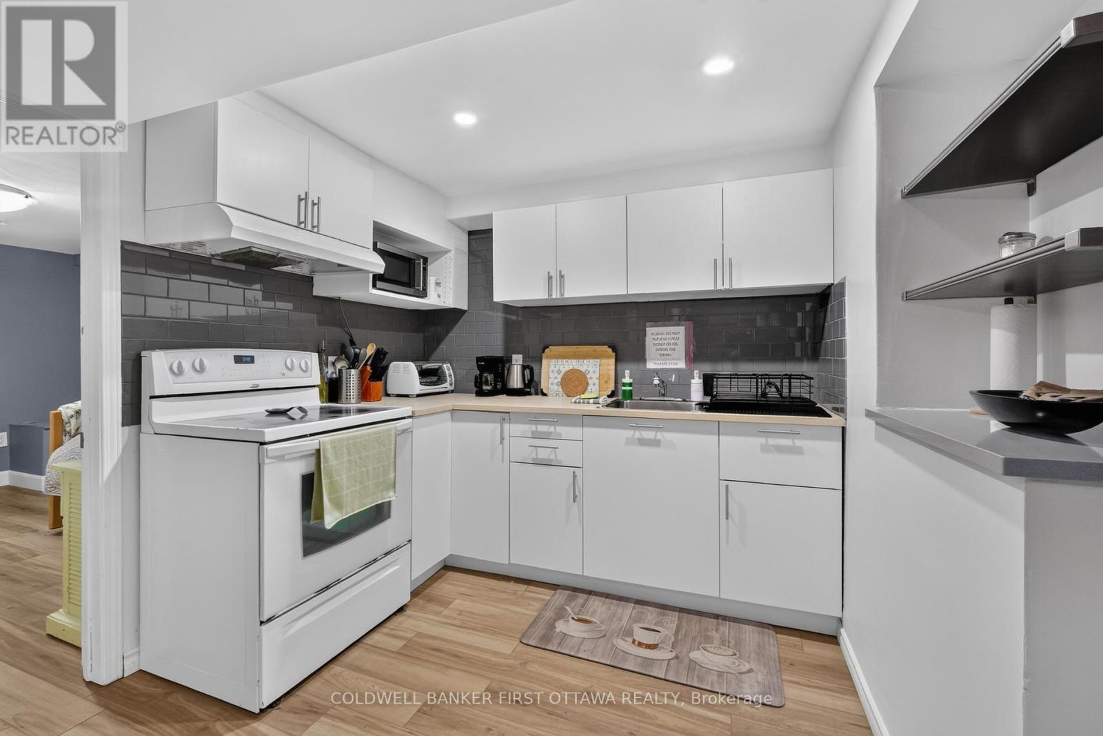 702 Crystal Street, Ottawa, Ontario  K1K 2G2 - Photo 10 - X13805084