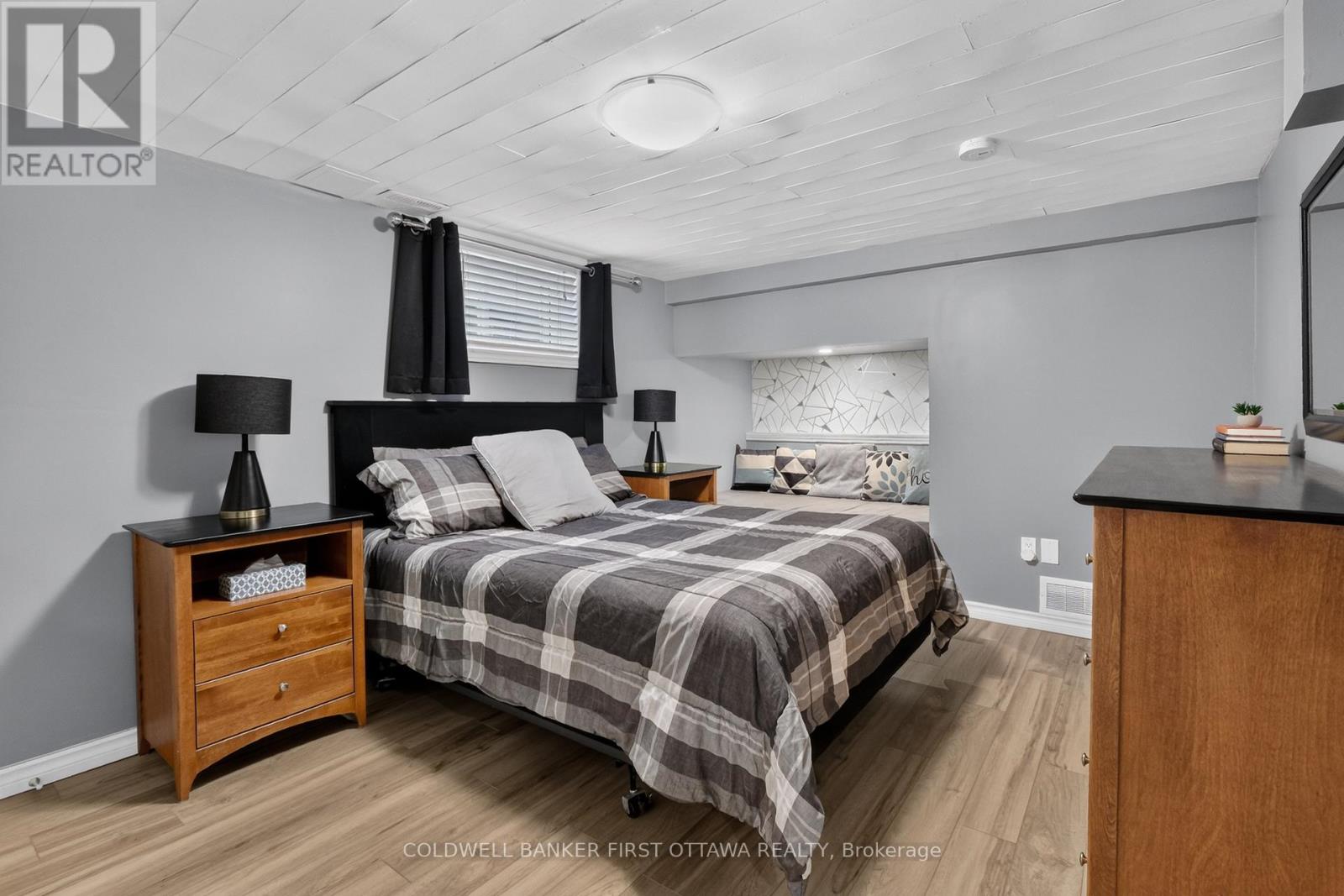702 Crystal Street, Ottawa, Ontario  K1K 2G2 - Photo 13 - X13805084