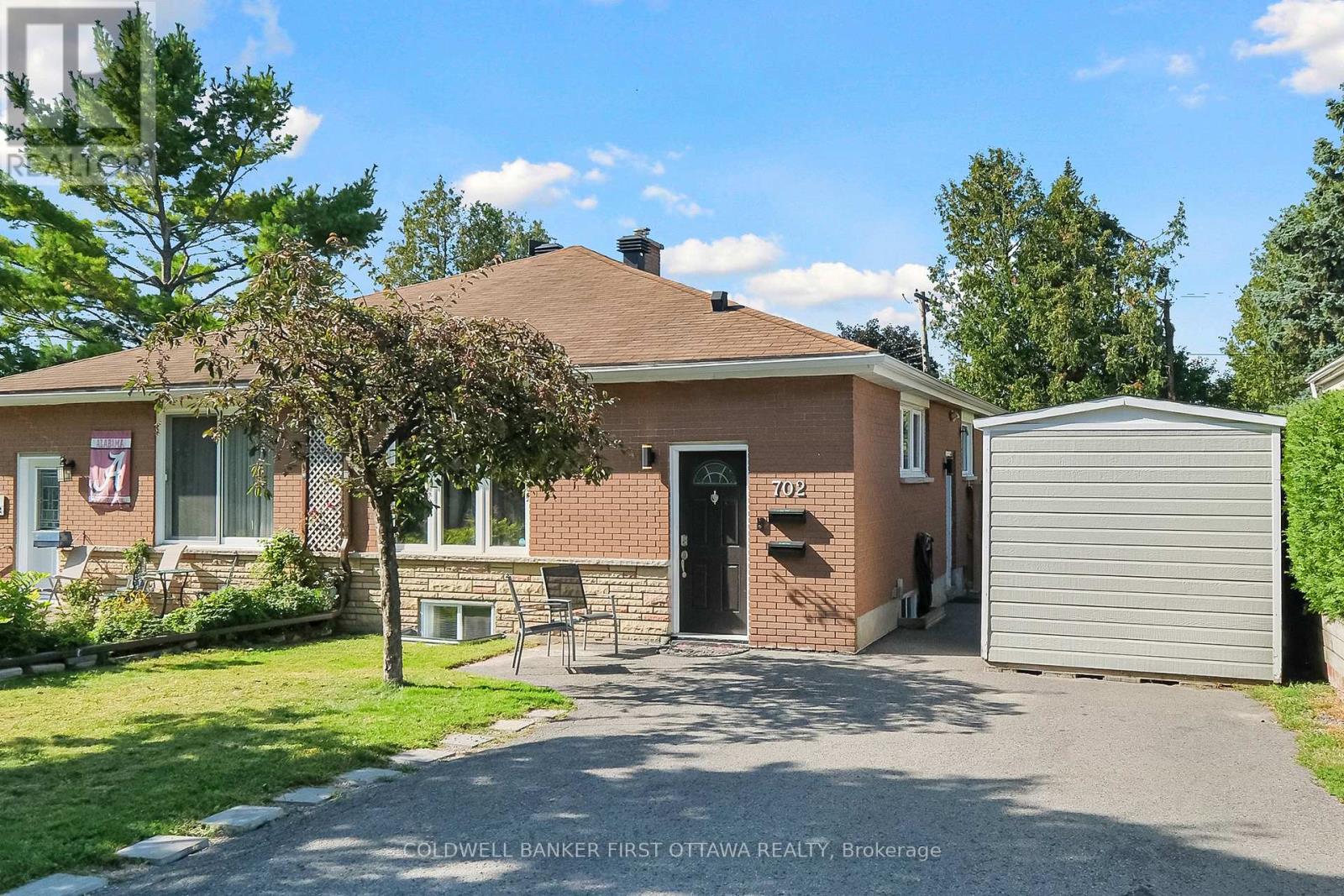 702 Crystal Street, Ottawa, Ontario  K1K 2G2 - Photo 2 - X13805084