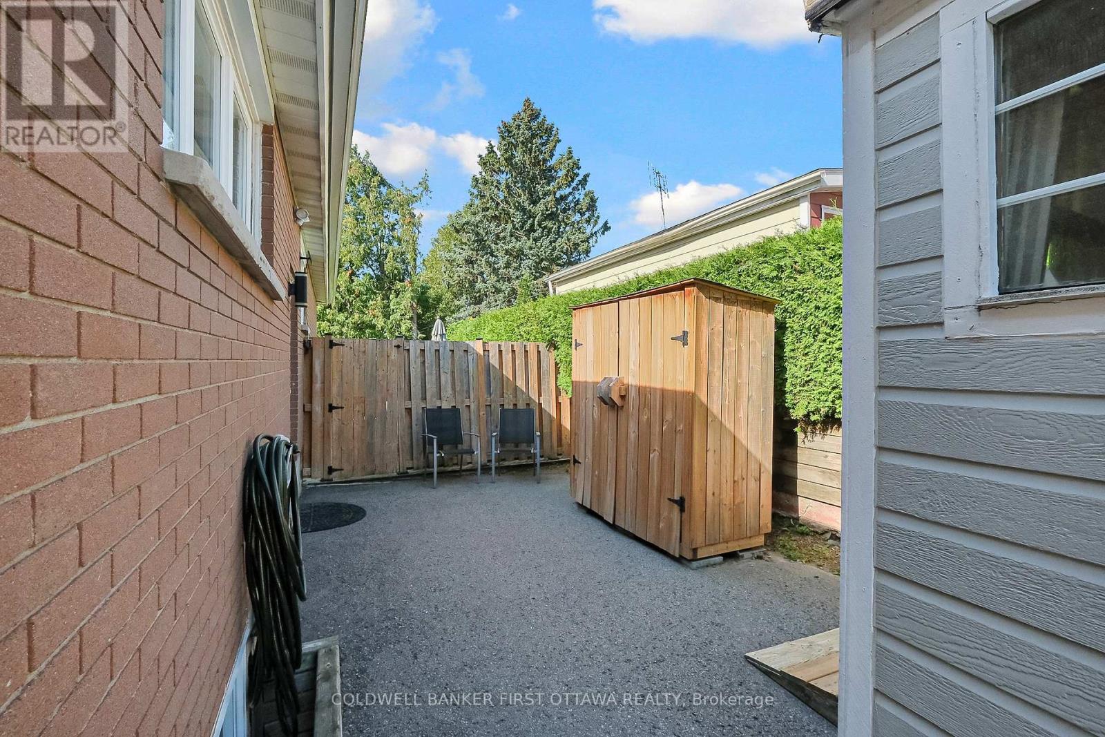 702 Crystal Street, Ottawa, Ontario  K1K 2G2 - Photo 3 - X13805084