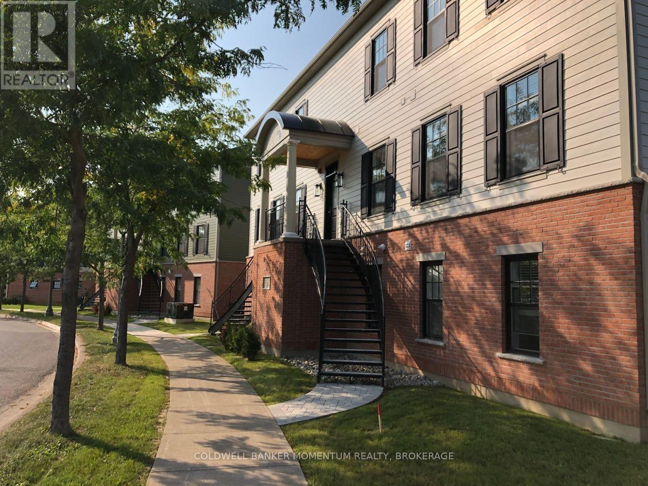 101 - 120 Garrison Village Drive, Niagara-On-The-Lake, Ontario  L0S 1J0 - Photo 3 - X13805088