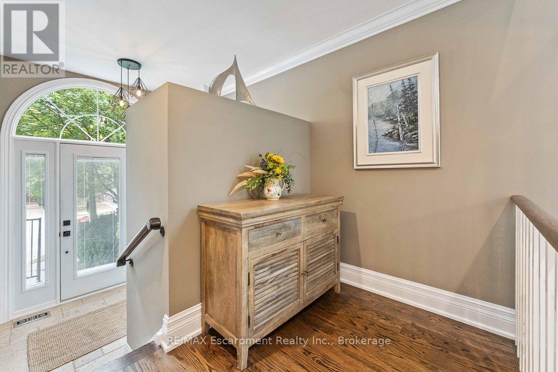 2331 Marine Drive, Oakville, Ontario  L6L 1C2 - Photo 3 - W13805064