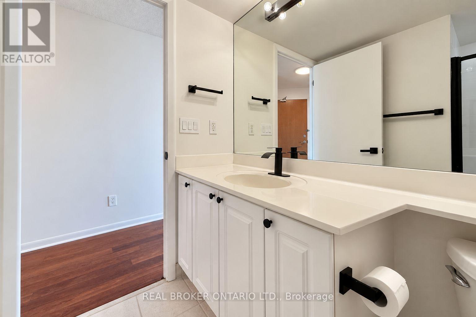1909 - 219 Fort York Boulevard, Toronto, Ontario  M5V 1B1 - Photo 9 - C13805046