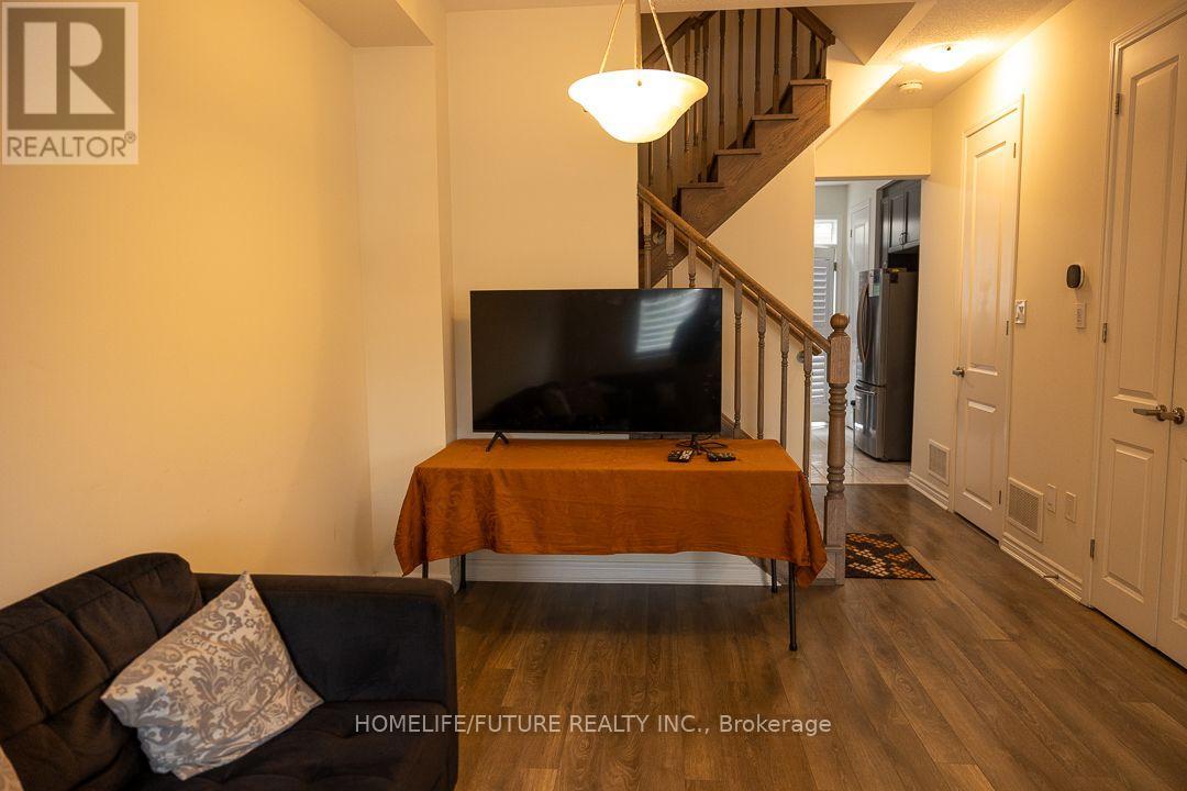 31 Jolly Way, Toronto (Dorset Park), Ontario  M1P 0E2 - Photo 8 - E13805092