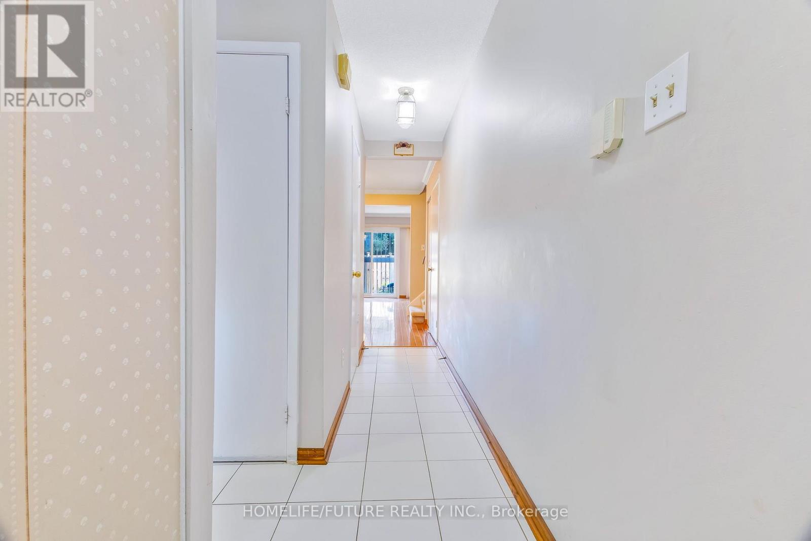 174 - 124 Dusay Place, Toronto, Ontario  M1W 2N2 - Photo 4 - E13805102