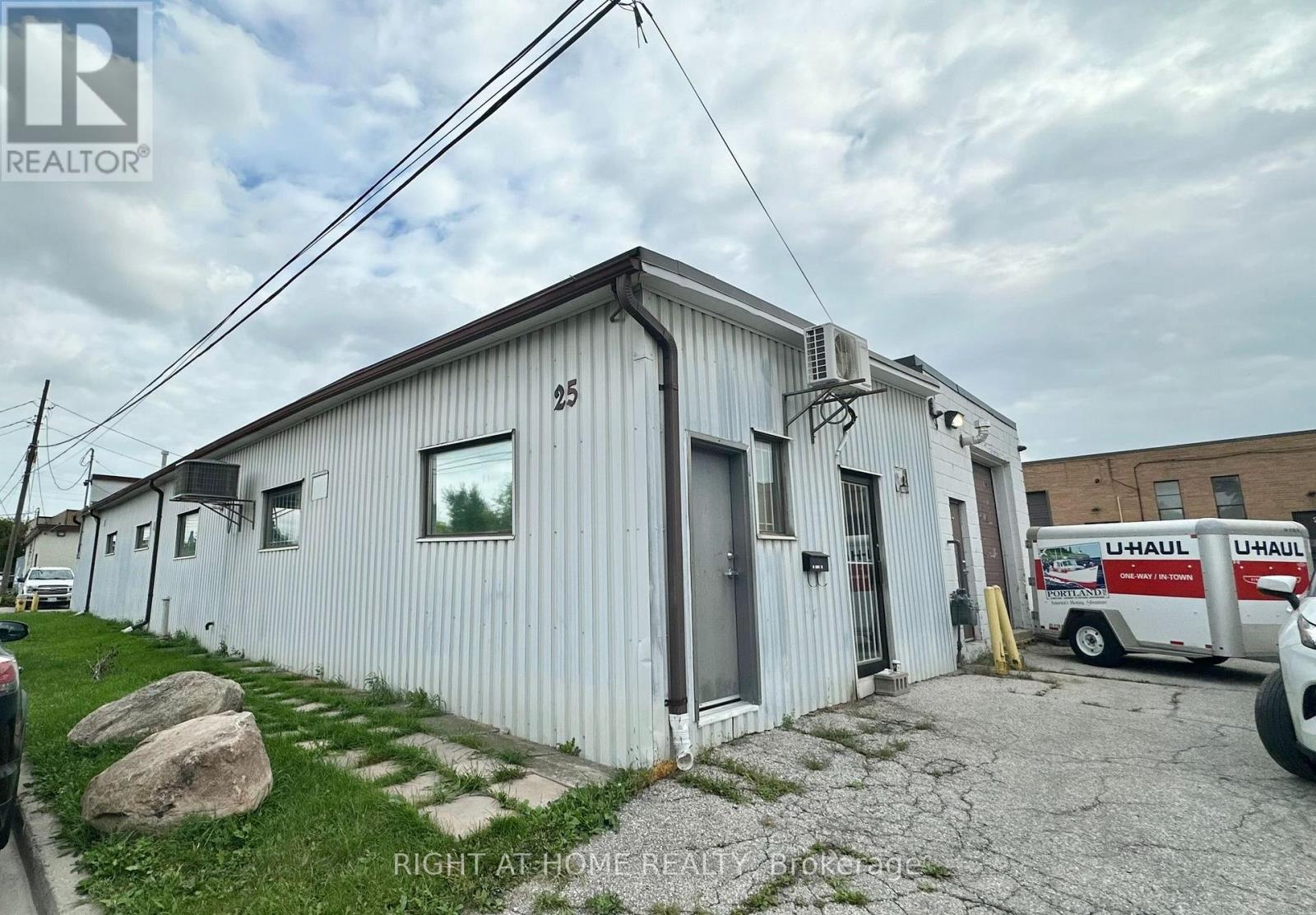 25 MALLEY ROAD, toronto (clairlea-birchmount), Ontario