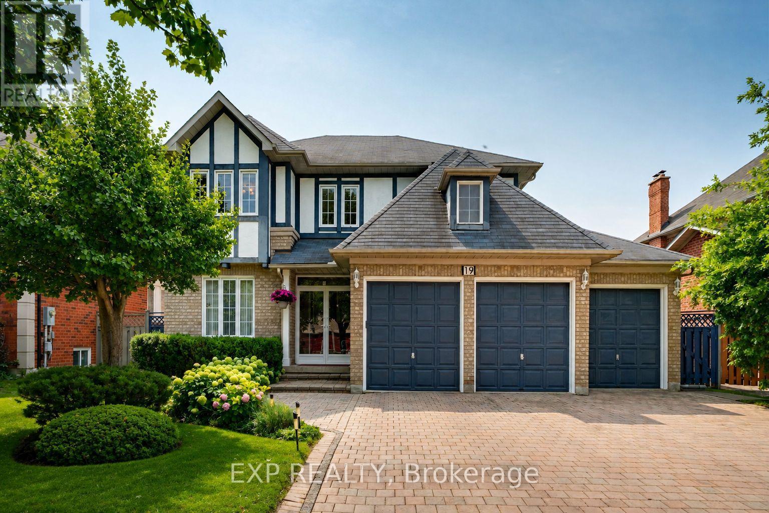 19 SPRINGBROOK DRIVE, Richmond Hill, Ontario
