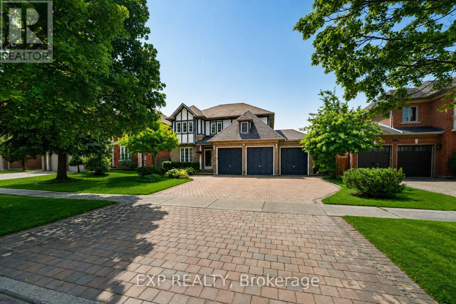19 Springbrook Drive, Richmond Hill, Ontario  L4B 3R9 - Photo 2 - N13805062