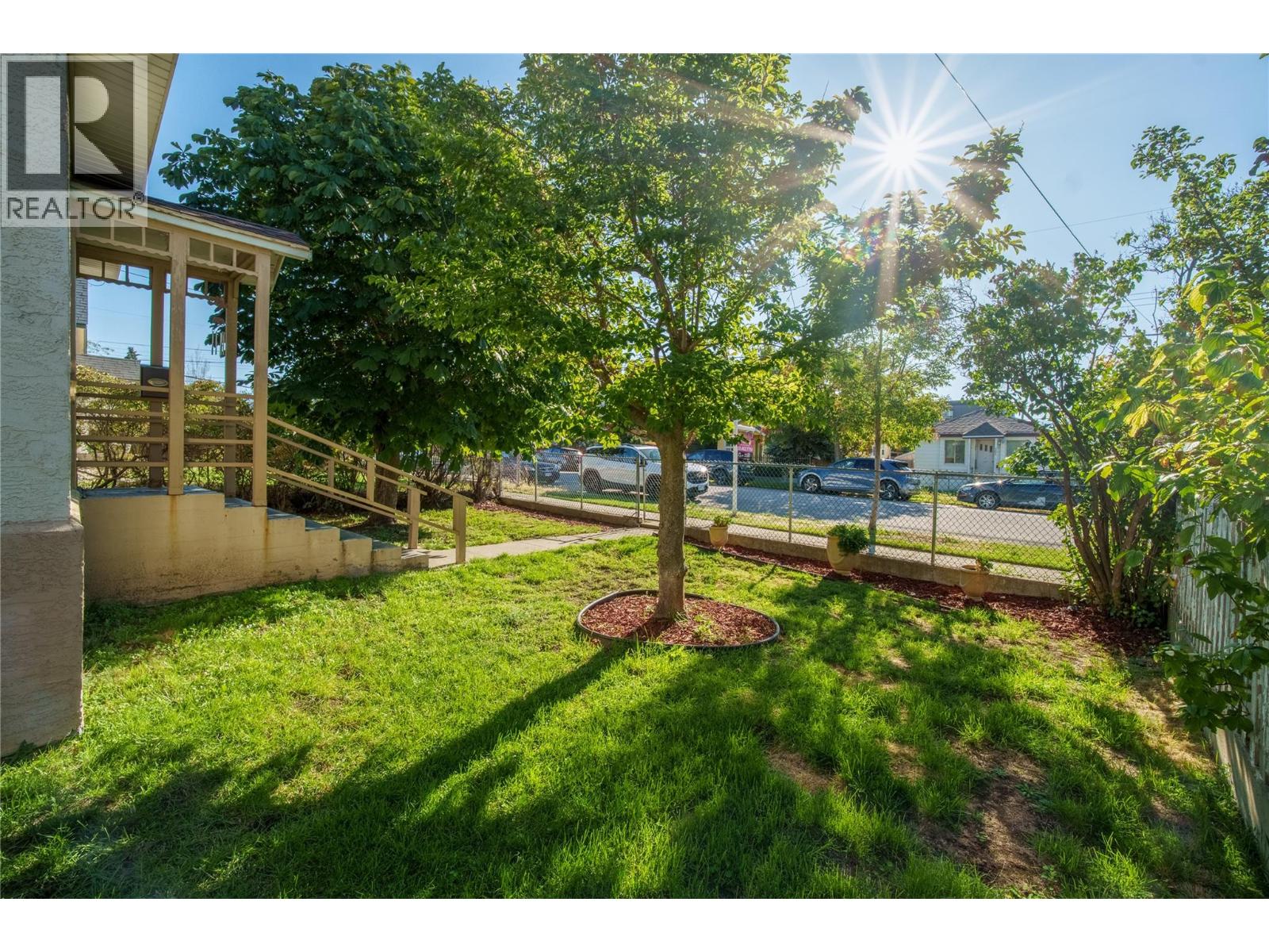 574 Van Horne Street, Penticton, British Columbia  V2A 4K8 - Photo 4 - 10401322