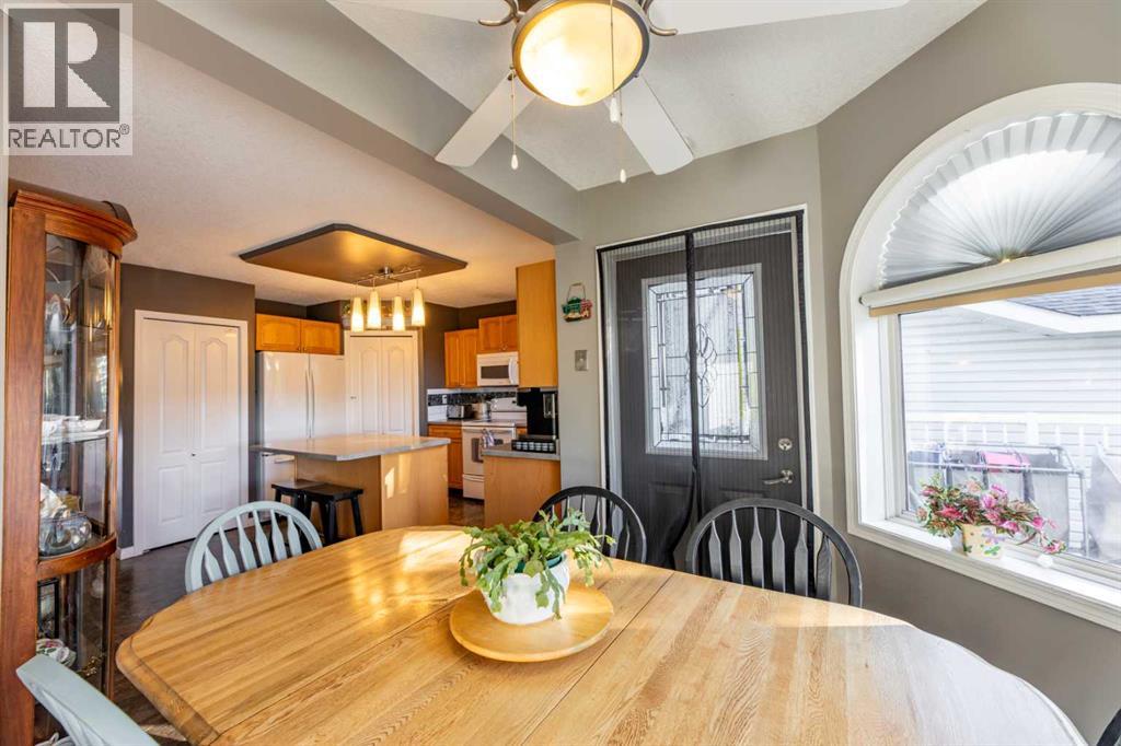 157 Rispler Way, Hinton, Alberta  T7V 1L7 - Photo 9 - A2346481