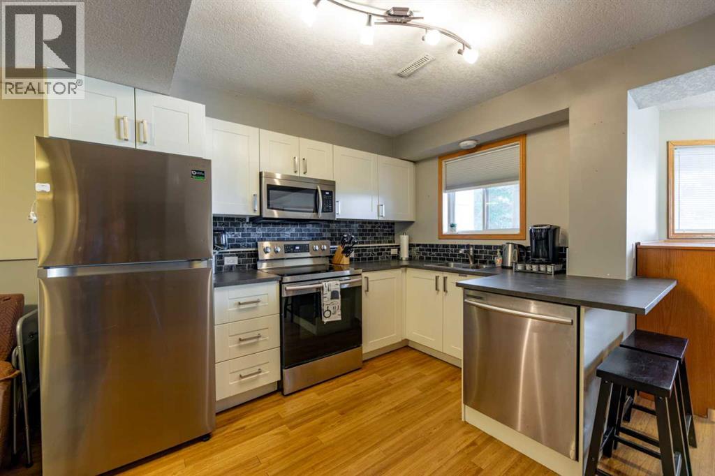 157 Rispler Way, Hinton, Alberta  T7V 1L7 - Photo 21 - A2346481