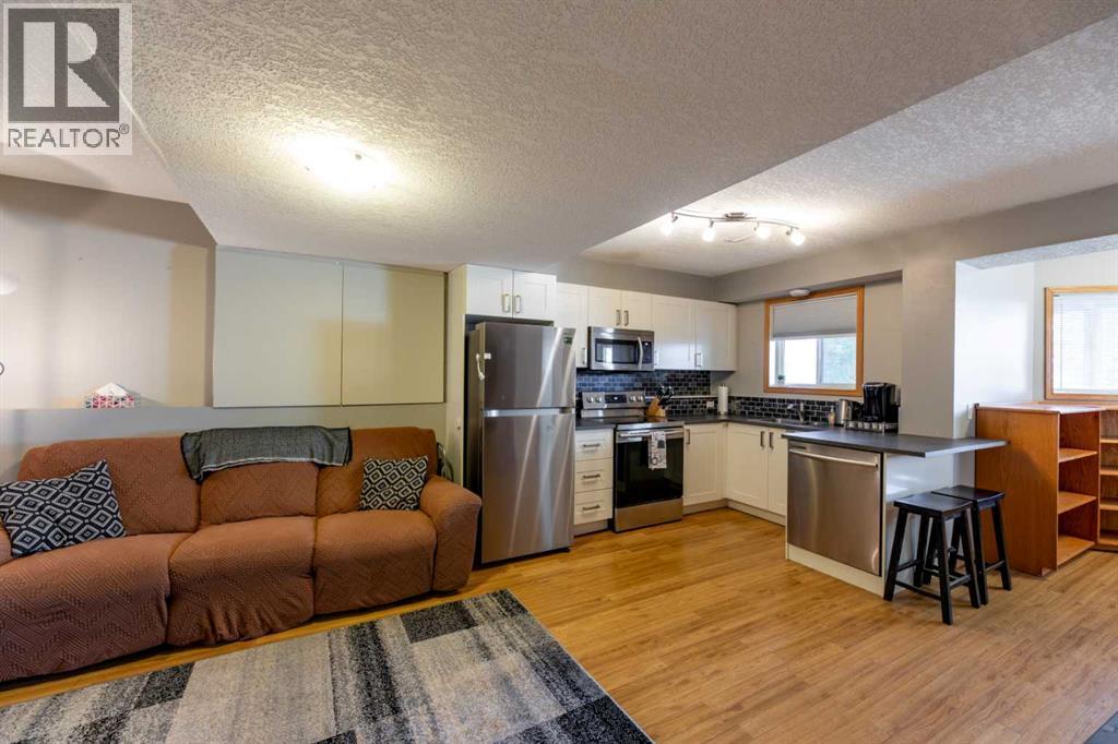 157 Rispler Way, Hinton, Alberta  T7V 1L7 - Photo 19 - A2346481