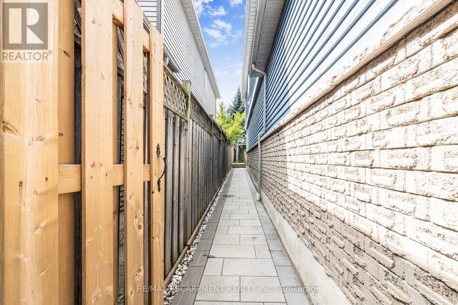 5576 Middlebury Drive, Mississauga, Ontario  L5M 5G8 - Photo 35 - W13791082