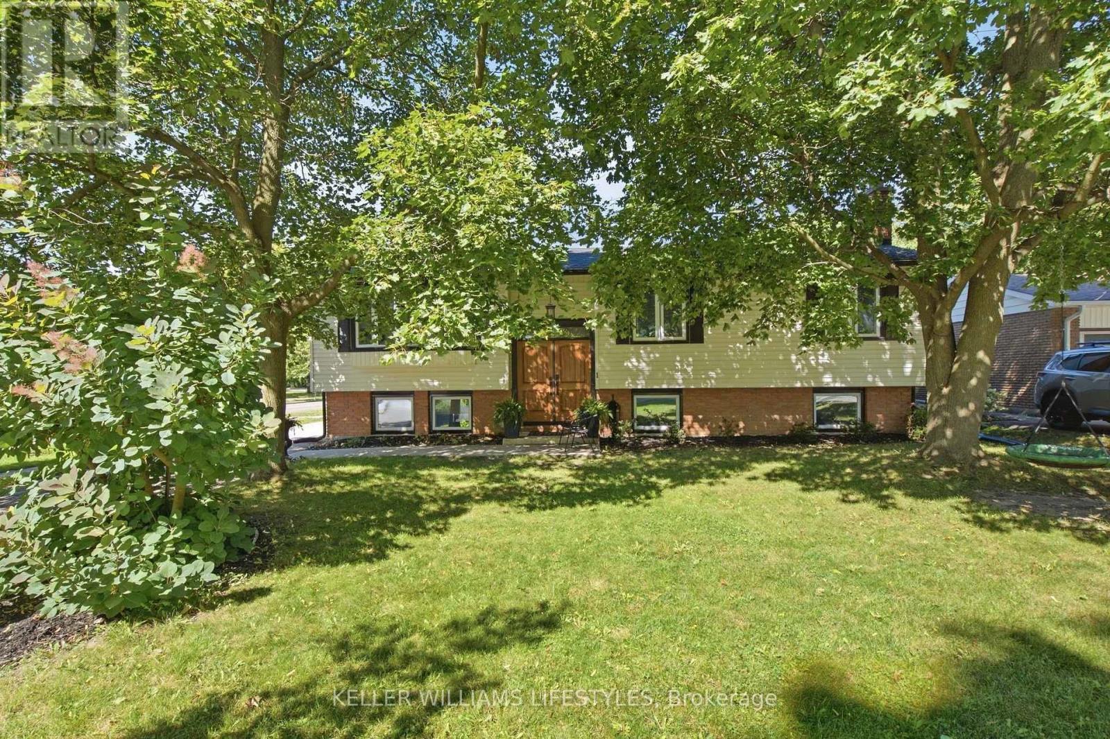 1 QUEEN ANNE CIRCLE, London North, Ontario