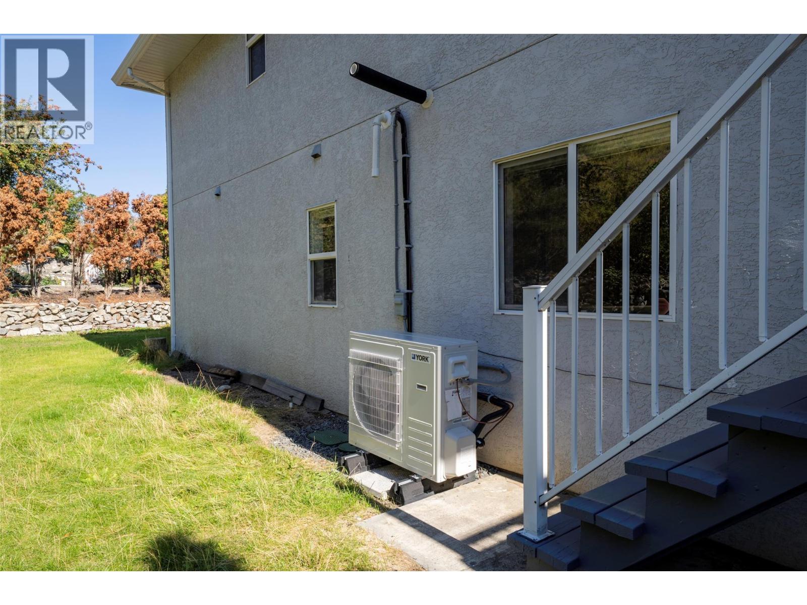 8210 Stoneridge Drive, Coldstream, British Columbia  V1B 3M3 - Photo 64 - 10401078