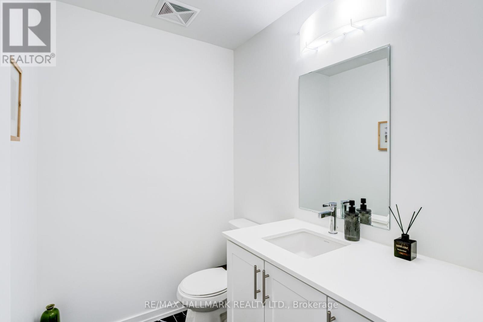 11 - 26 Lytham Green Circle, Newmarket, Ontario  L3Y 0H5 - Photo 19 - N13805146