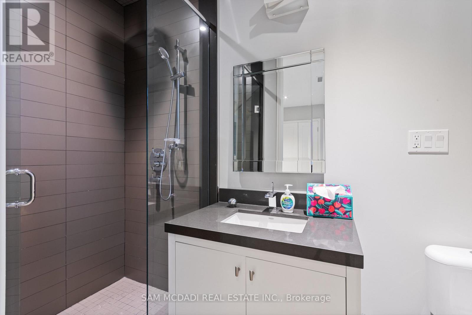 67 Lake Promenade, Toronto, Ontario  M8W 1A2 - Photo 35 - W13803302