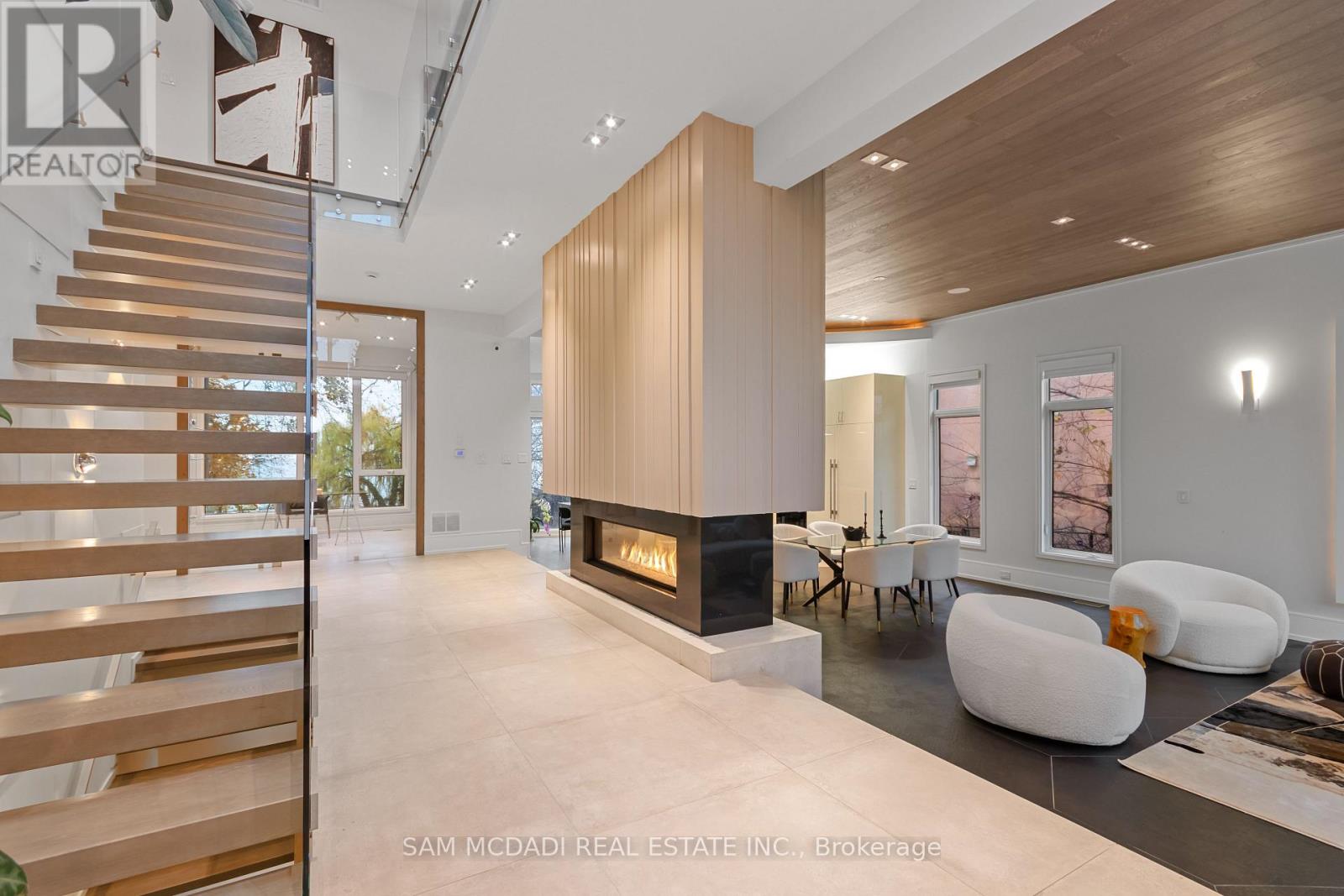 67 Lake Promenade, Toronto, Ontario  M8W 1A2 - Photo 5 - W13803302