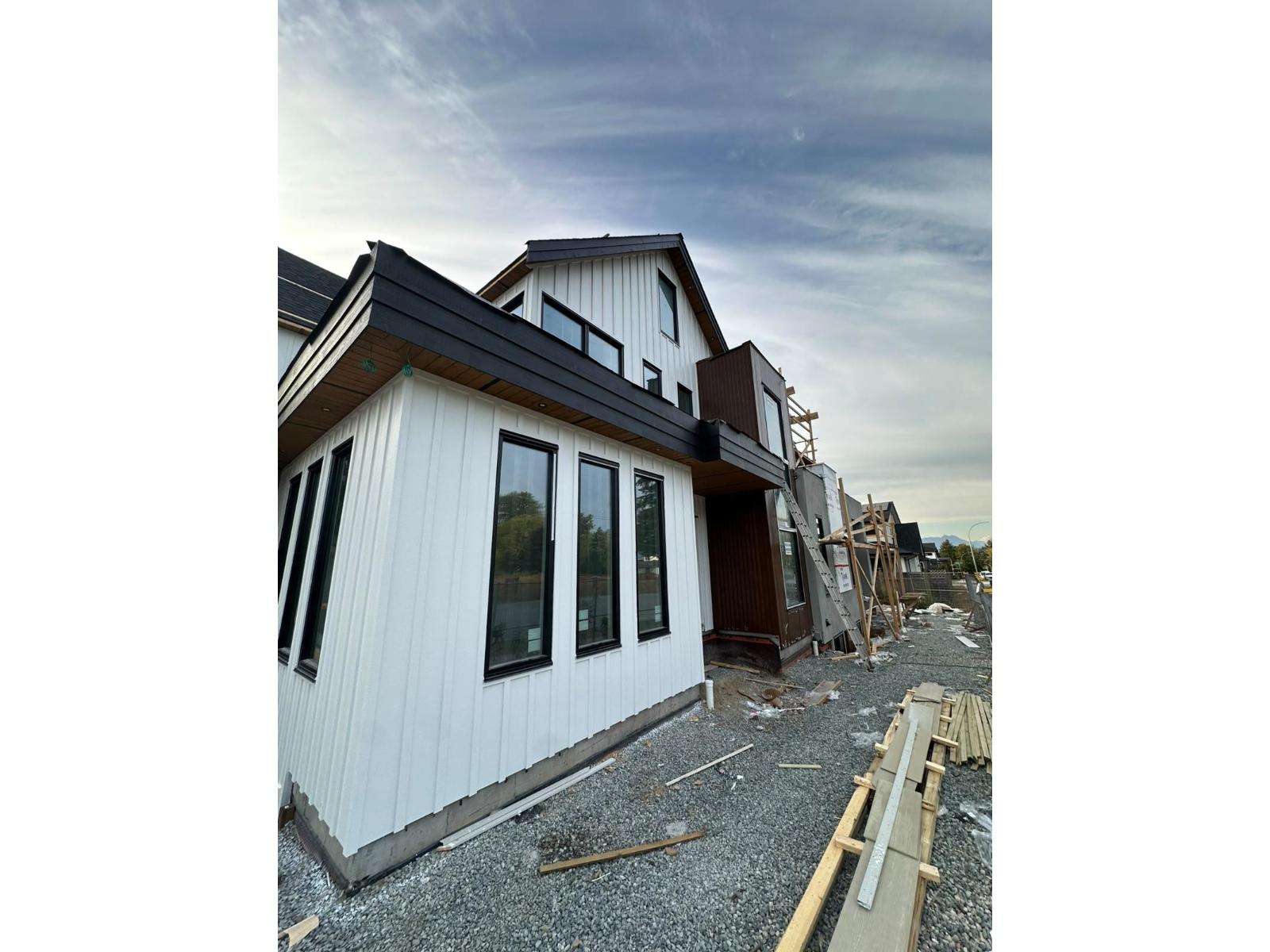 7843 197 Street, Langley, British Columbia  V2Y 4L8 - Photo 2 - R3155568