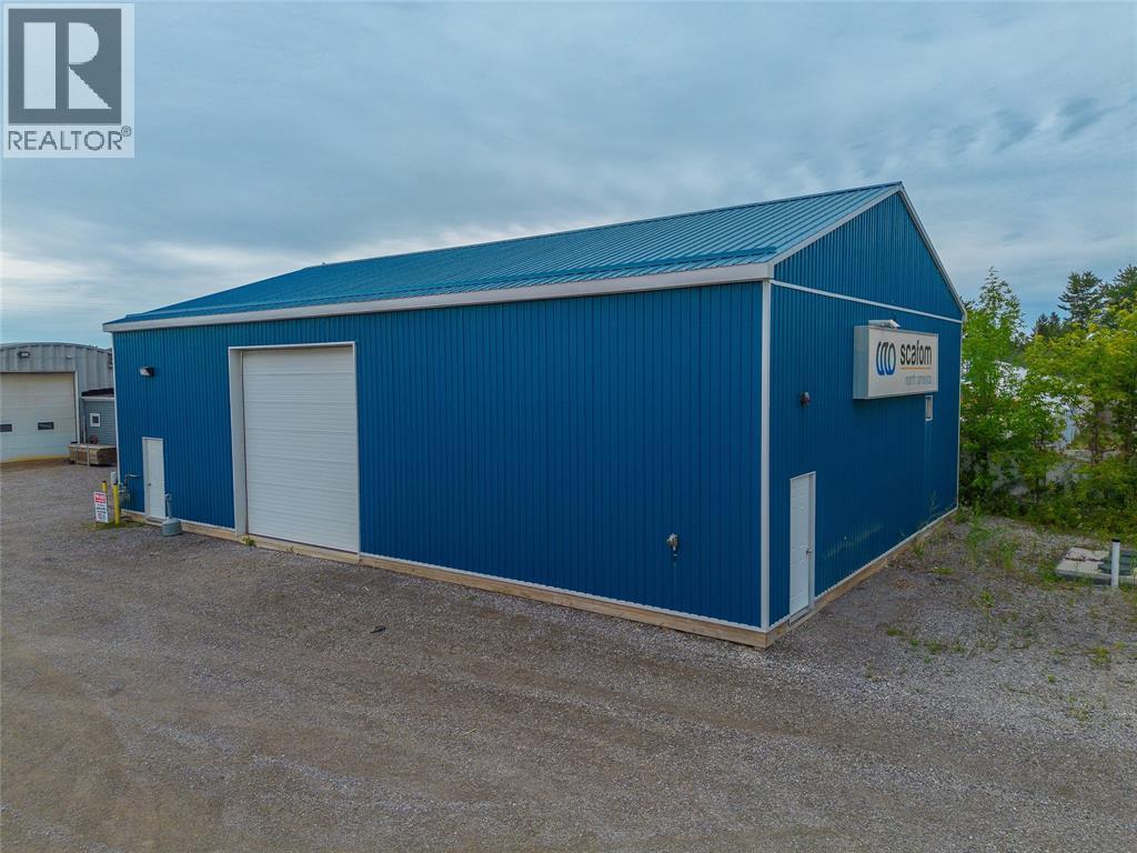 521 Gladwish Drive Unit# B, Sarnia, Ontario  N7T 7H3 - Photo 3 - 26023003