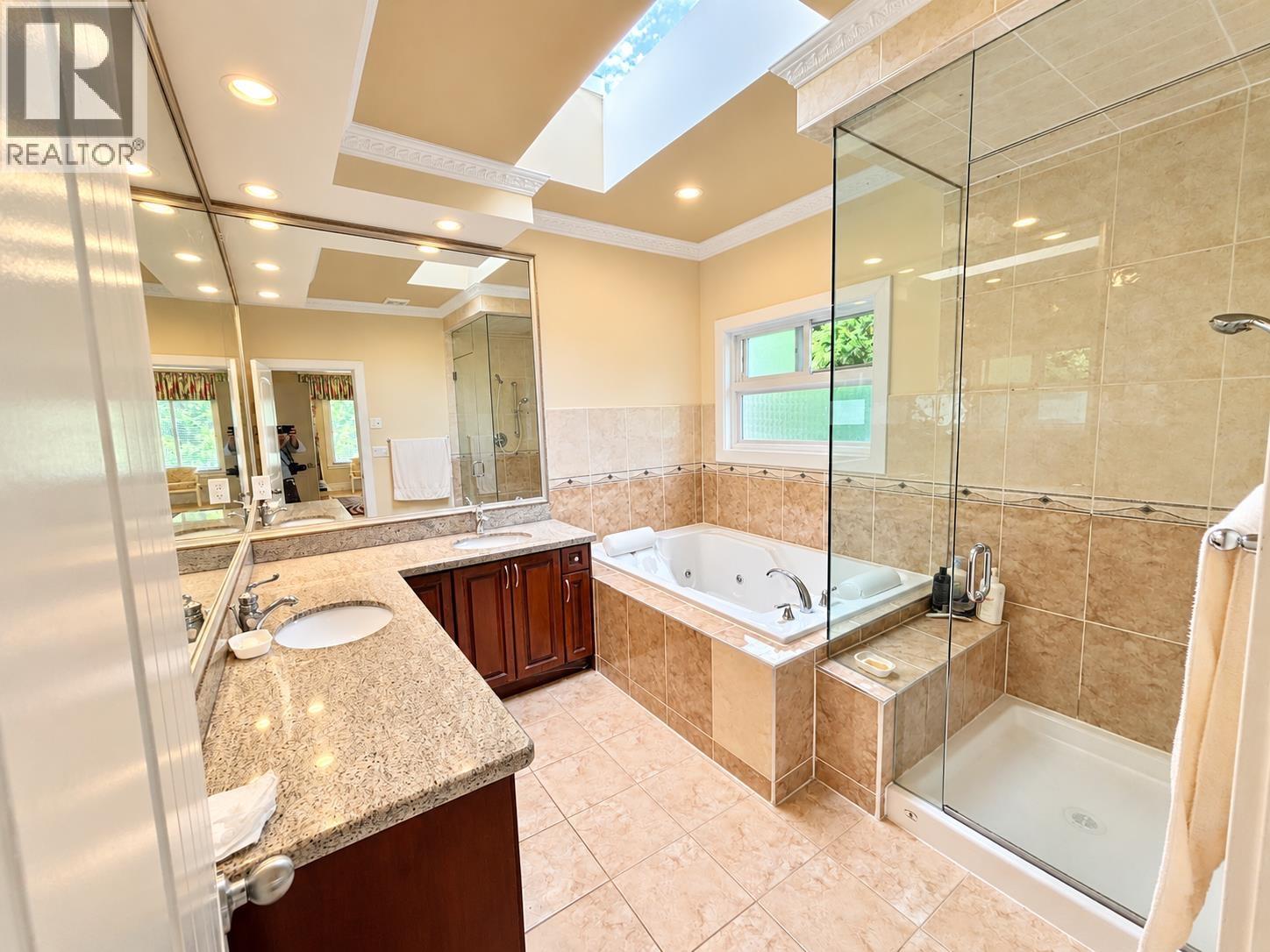 6040 Adams Place, Richmond, British Columbia  V7C 2W1 - Photo 12 - R3153398