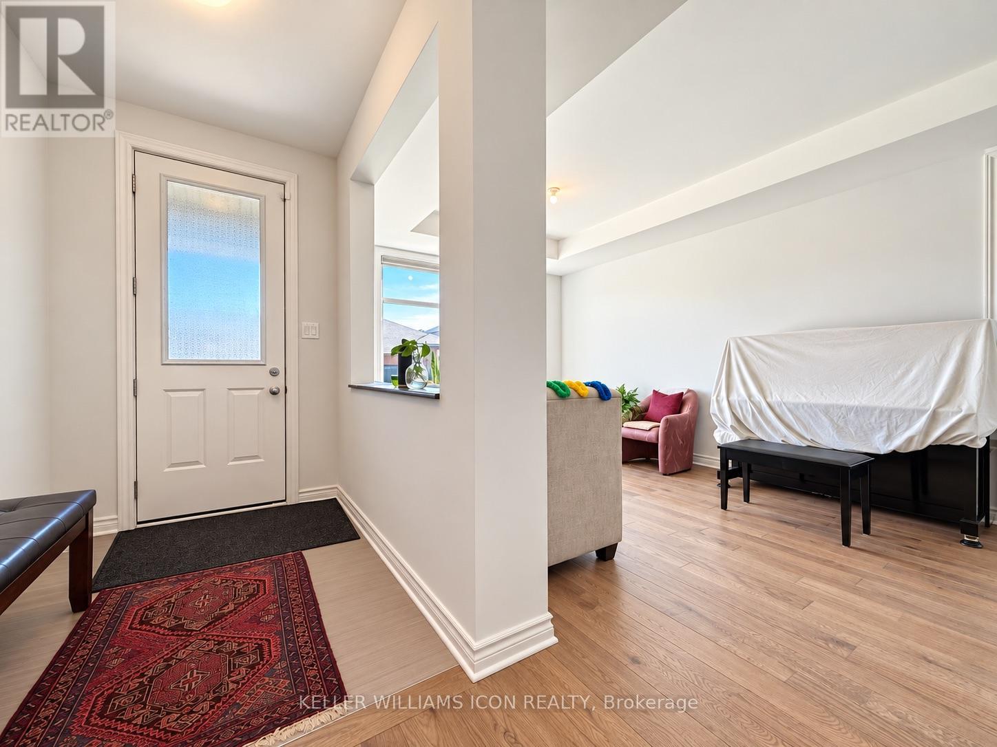 306 Memorial Grove, Ottawa, Ontario  K1X 0C8 - Photo 2 - X13805174