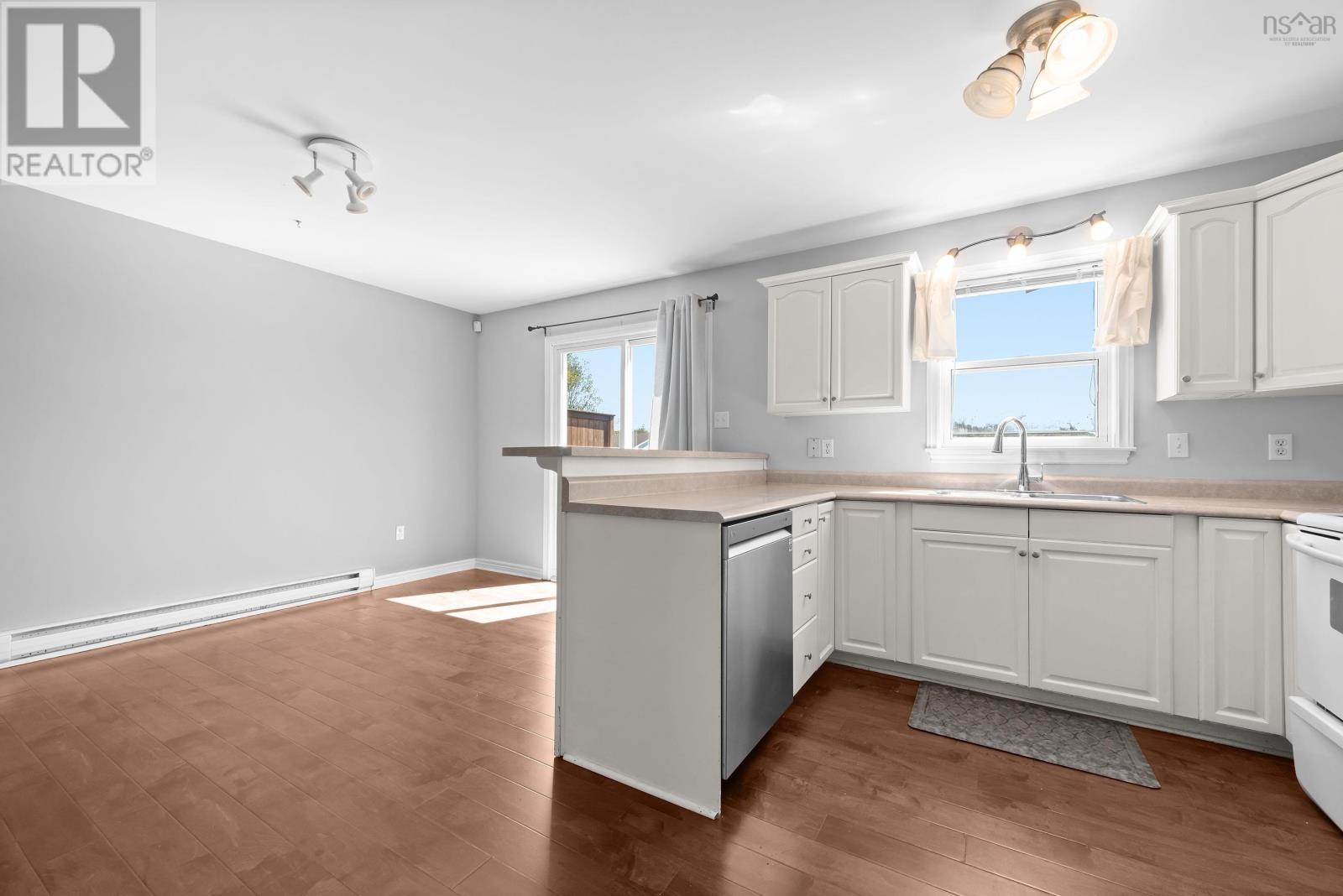 31 Hewer Crescent photo 14