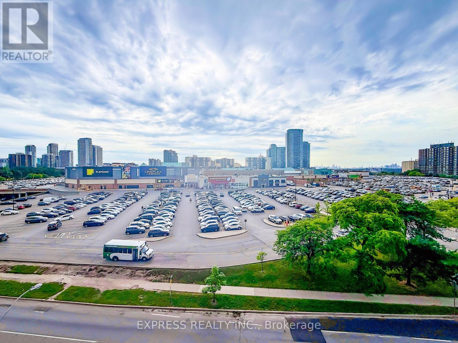 501 - 128 FAIRVIEW MALL DRIVE, Toronto, Ontario