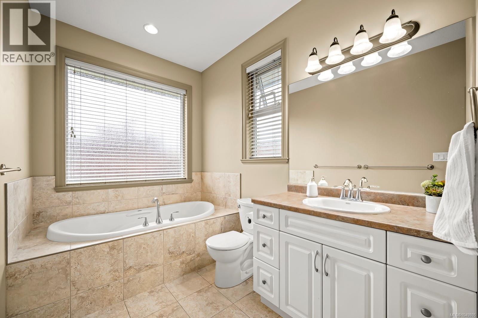 570 Spitfire Dr, Comox, British Columbia  V9M 0A1 - Photo 23 - 1049805