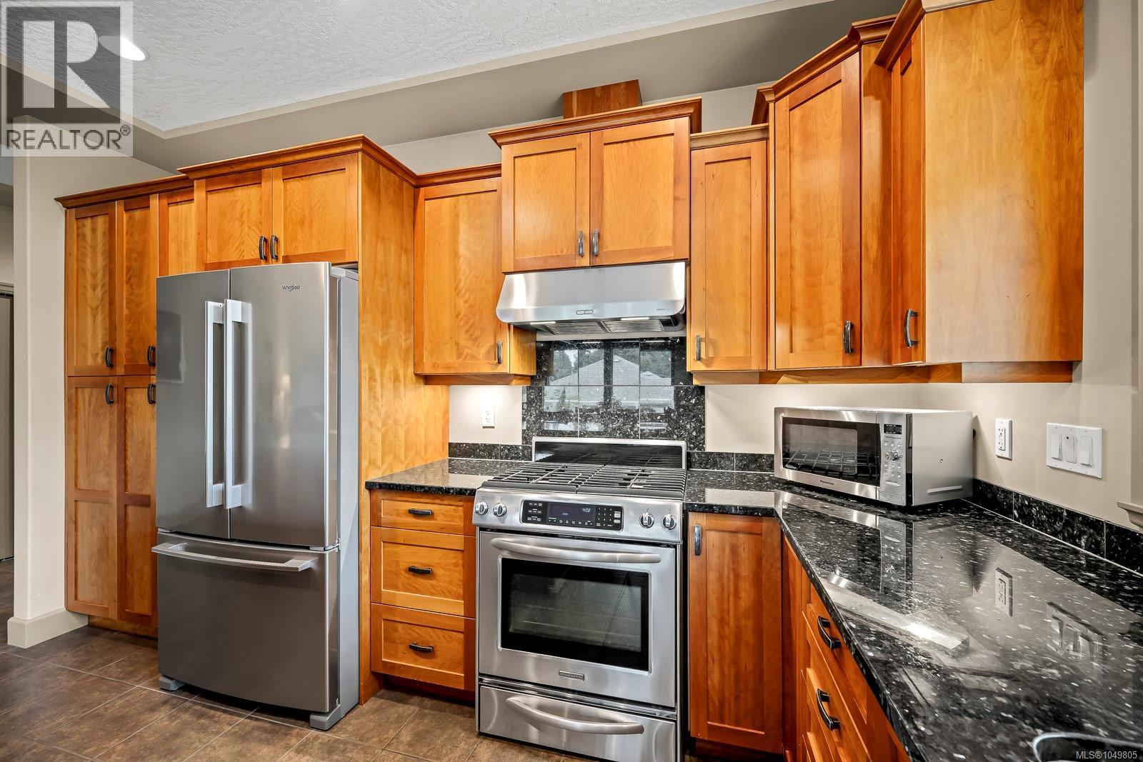 570 Spitfire Dr, Comox, British Columbia  V9M 0A1 - Photo 8 - 1049805