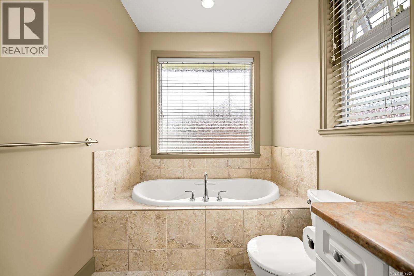 570 Spitfire Dr, Comox, British Columbia  V9M 0A1 - Photo 24 - 1049805