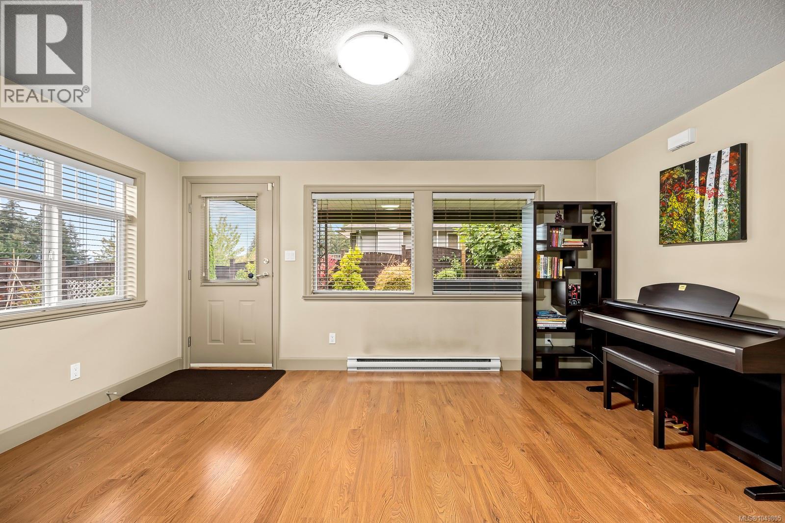570 Spitfire Dr, Comox, British Columbia  V9M 0A1 - Photo 35 - 1049805